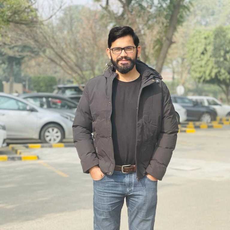Dr Asif Naseer