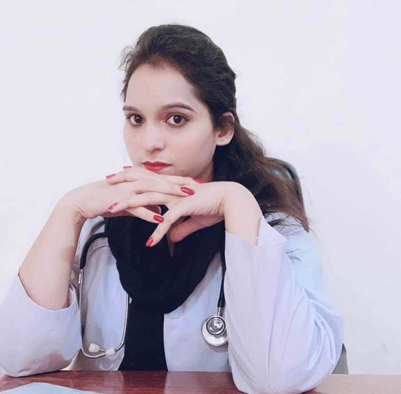 Dr Nasreen
