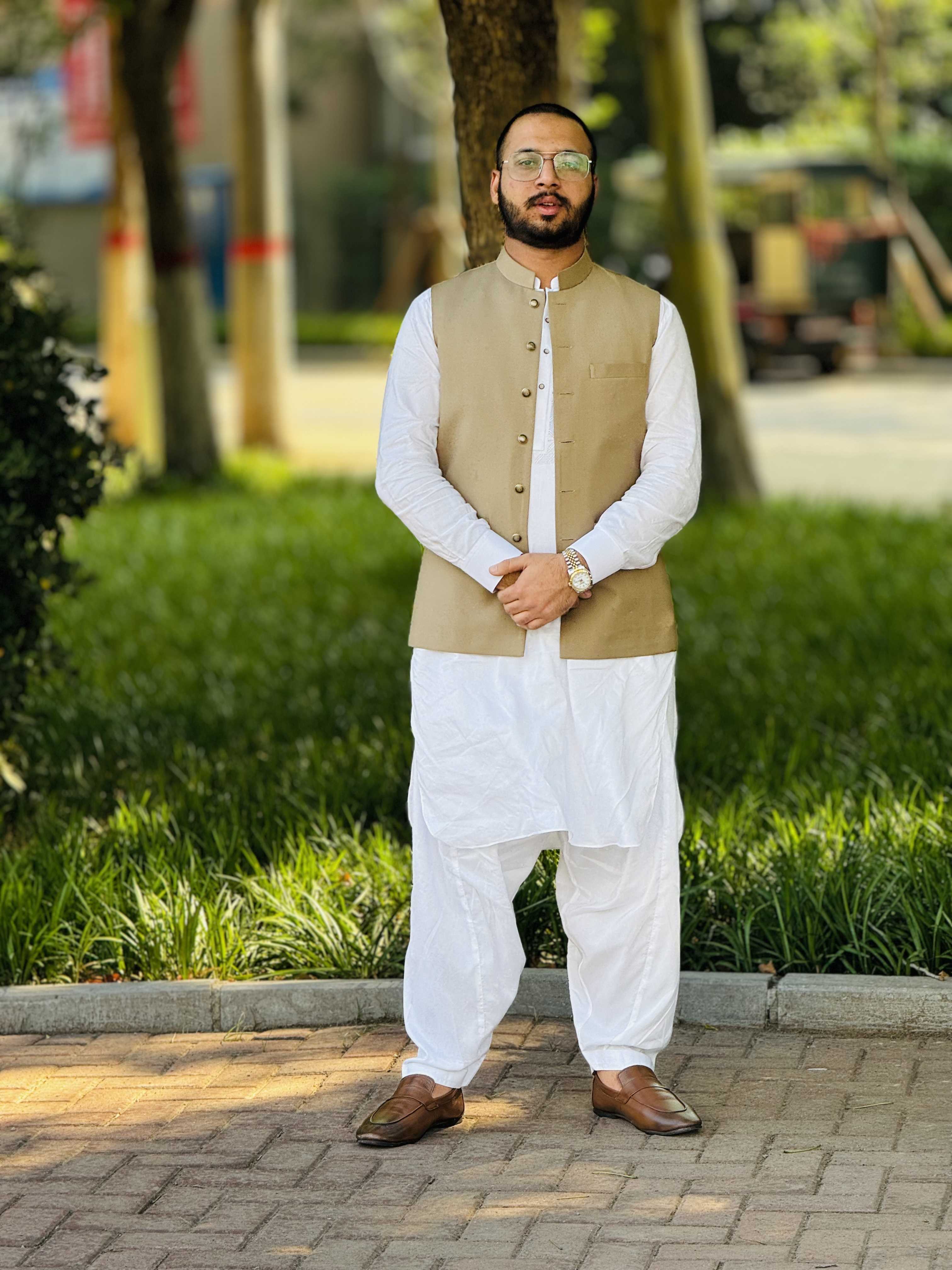 RAna Mubashir
