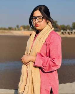 Dr Hafiza maroofa tariq