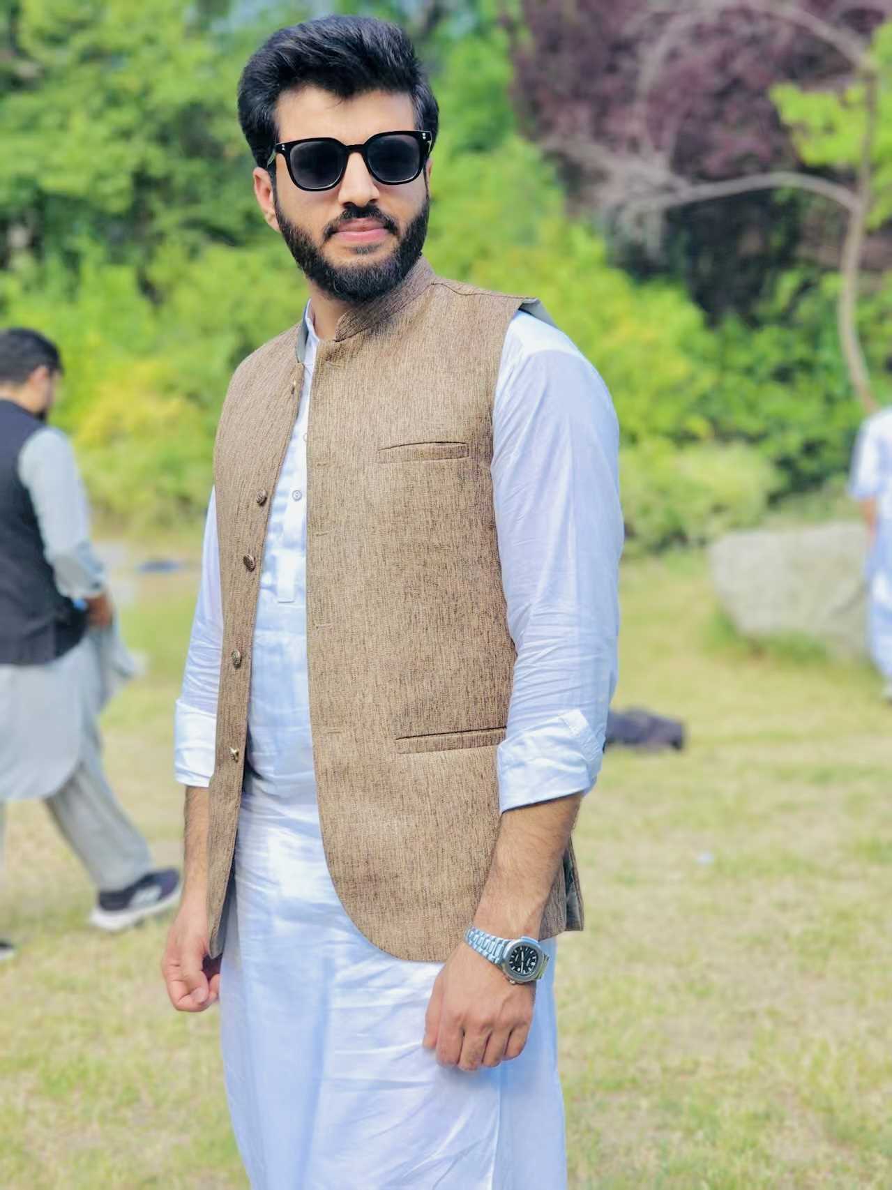 Qamar Abbas