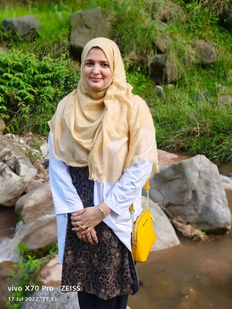 syeda Aniqa Raza